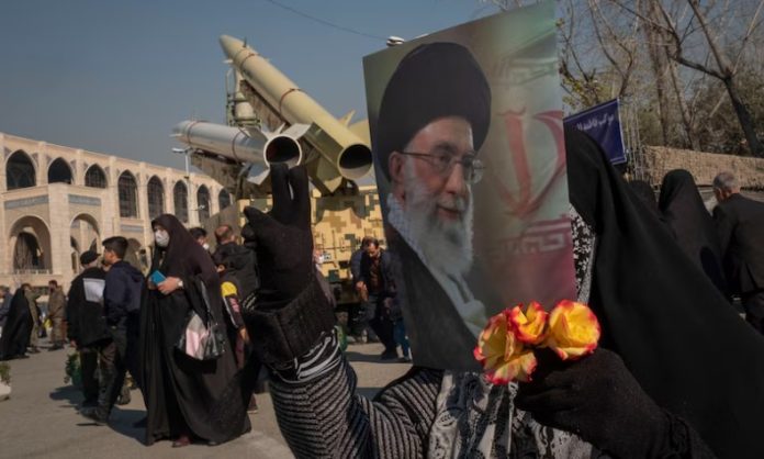  الرجل الأقوى في طهران