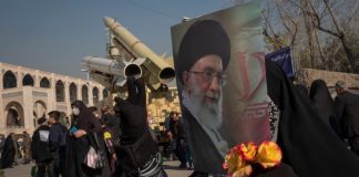 نهاية مرحلة الرجل الأقوى في طهران: كيف شكّل علي خامنئي توازنات المنطقة لثلاثة عقود؟ الرجل الأقوى في طهران