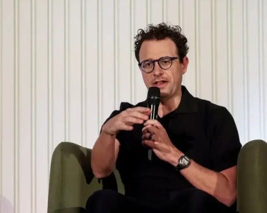 الرئيس التنفيذي “لأنثروبيك” يحذر من تسارع الـ AI
